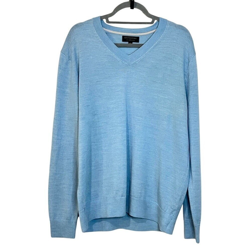 Banana Republic 100% Merino Wool Men's Knit Sweater L Blue V-Neck Pullover Cozy